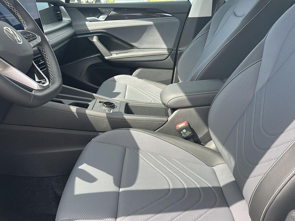 new 2025 Volkswagen Tiguan car, priced at $31,957