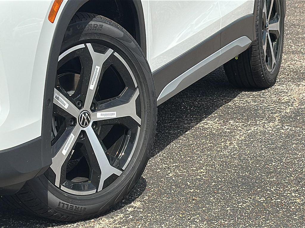 new 2025 Volkswagen Tiguan car, priced at $31,957