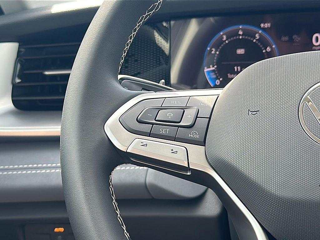 new 2025 Volkswagen Tiguan car, priced at $31,957