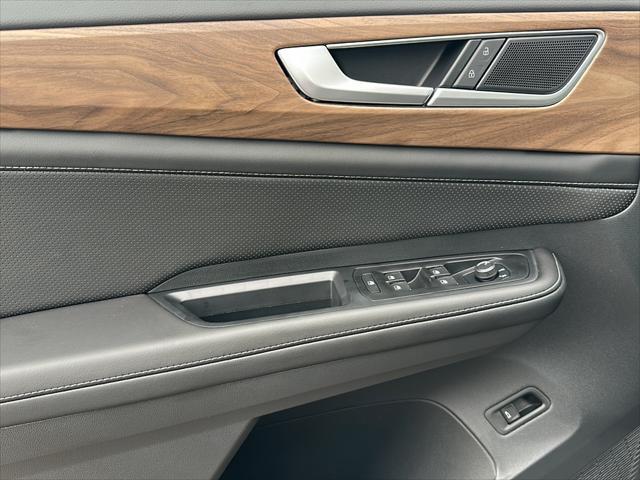 new 2025 Volkswagen Atlas car, priced at $42,987
