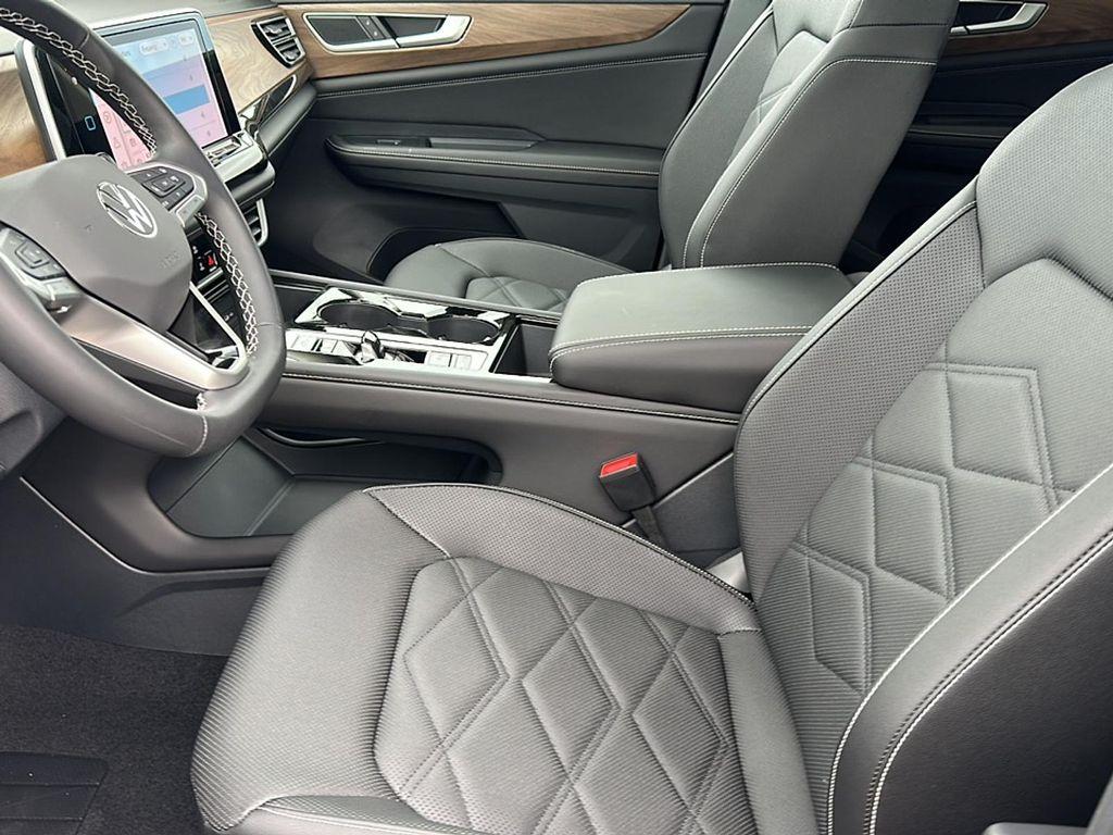 new 2025 Volkswagen Atlas car, priced at $43,300