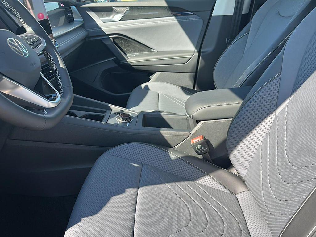 new 2025 Volkswagen Tiguan car, priced at $32,341