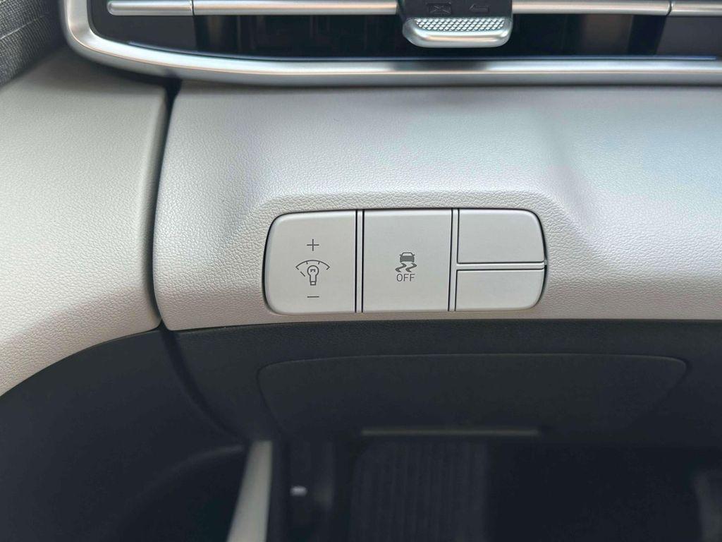 new 2025 Hyundai Elantra car, priced at $24,589