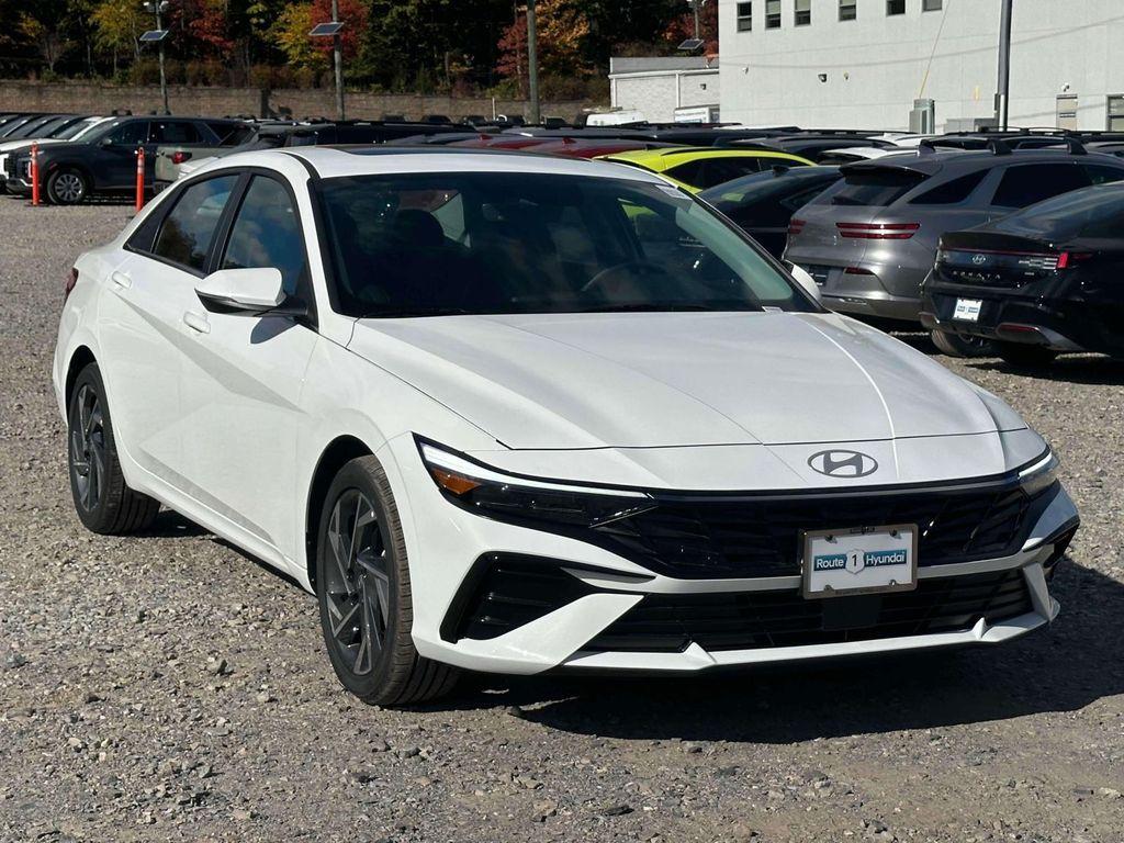 new 2025 Hyundai Elantra car, priced at $28,660