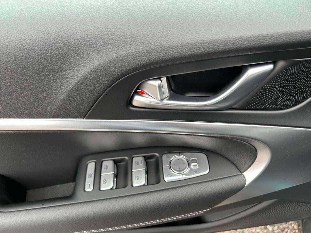 new 2025 Genesis G70 car, priced at $45,665