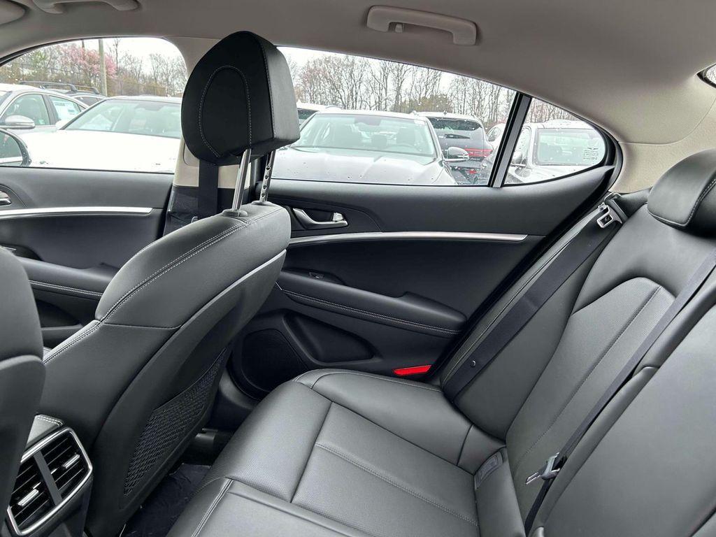 new 2025 Genesis G70 car, priced at $45,665