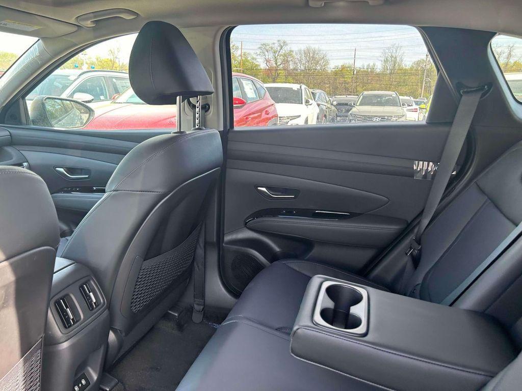 new 2025 Hyundai TUCSON Hybrid car, priced at $42,015