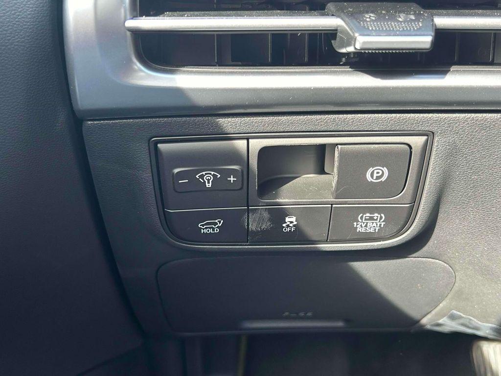 new 2025 Hyundai TUCSON Hybrid car, priced at $42,015