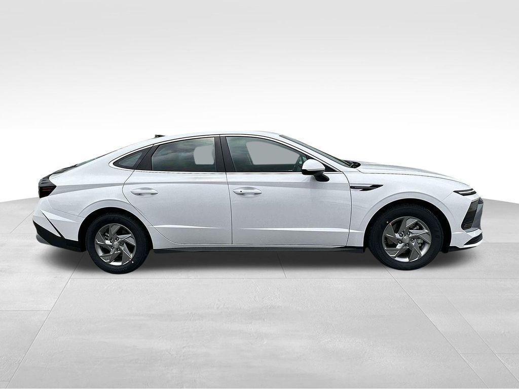 new 2025 Hyundai Sonata car, priced at $28,020