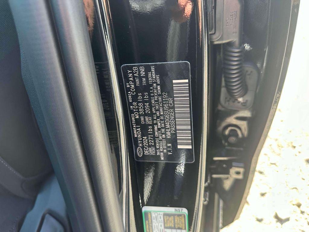 new 2025 Hyundai Elantra car, priced at $21,160