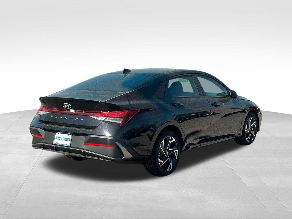 new 2025 Hyundai Elantra car, priced at $21,160