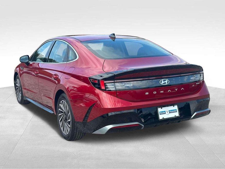 new 2024 Hyundai Sonata Hybrid car, priced at $31,889