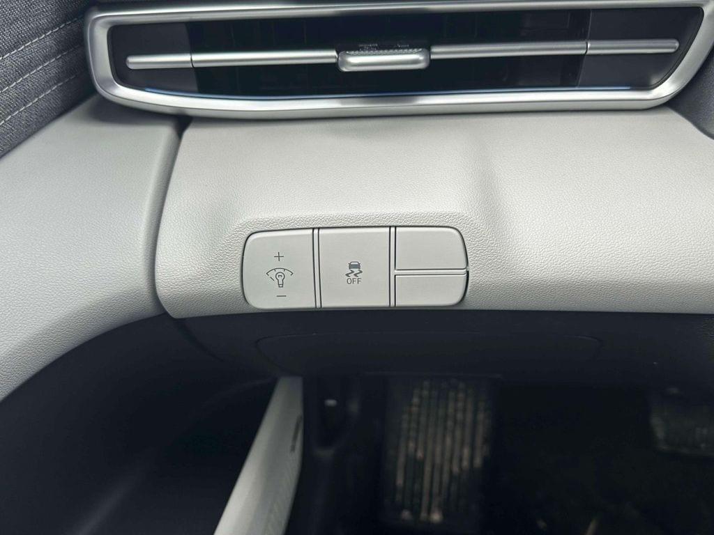 new 2025 Hyundai Elantra car, priced at $26,260