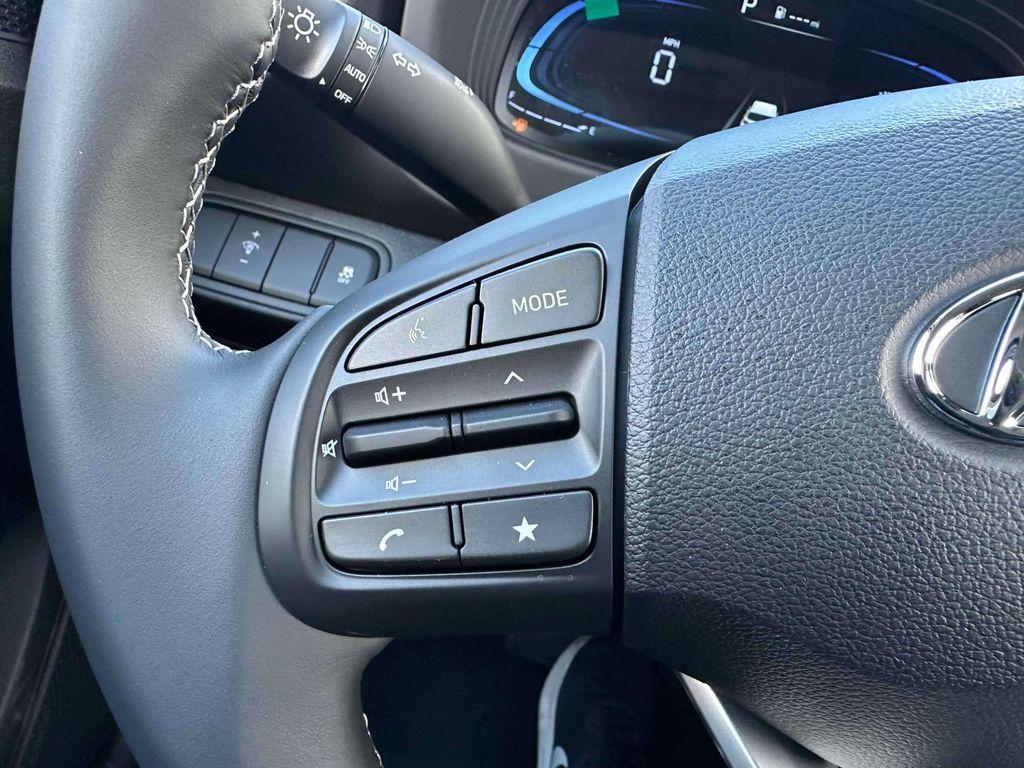 new 2025 Hyundai Venue car, priced at $23,290