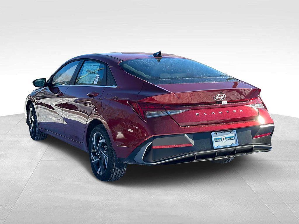 new 2025 Hyundai Elantra car, priced at $27,960