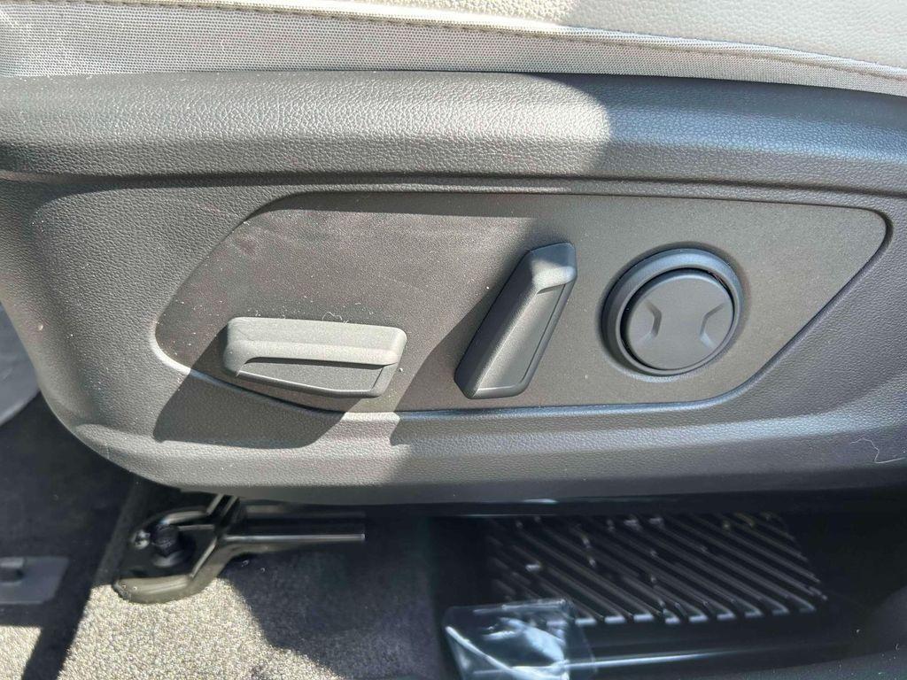 new 2025 Hyundai TUCSON Hybrid car, priced at $42,210