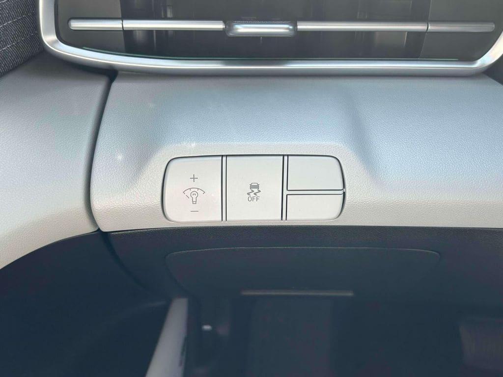 new 2025 Hyundai Elantra car, priced at $24,589