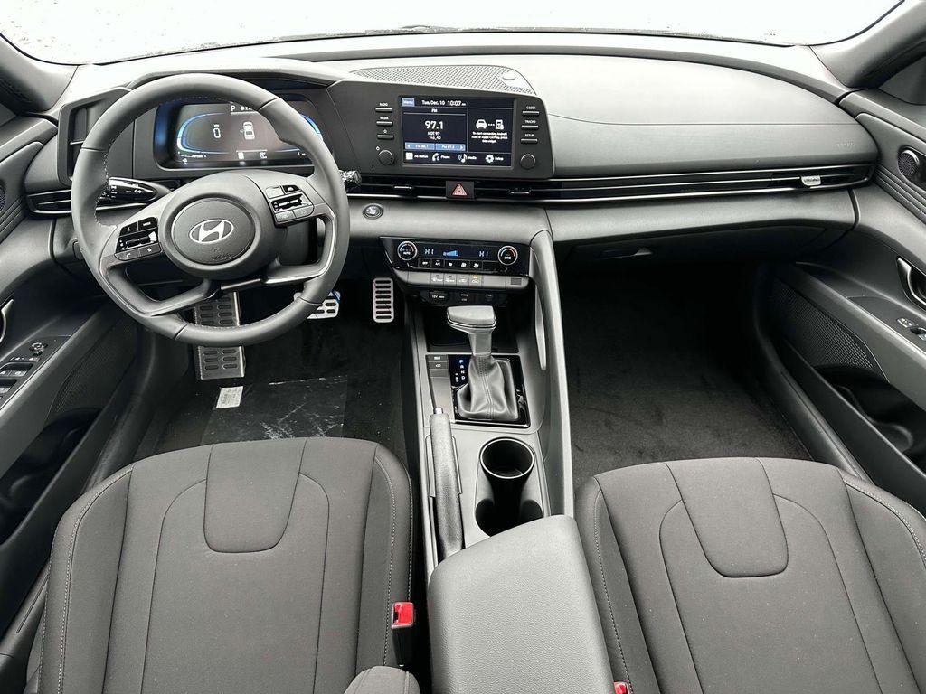 new 2025 Hyundai Elantra car, priced at $22,725