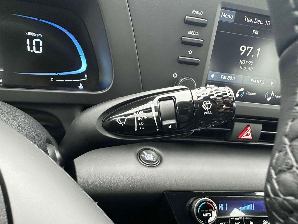 new 2025 Hyundai Elantra car, priced at $22,725