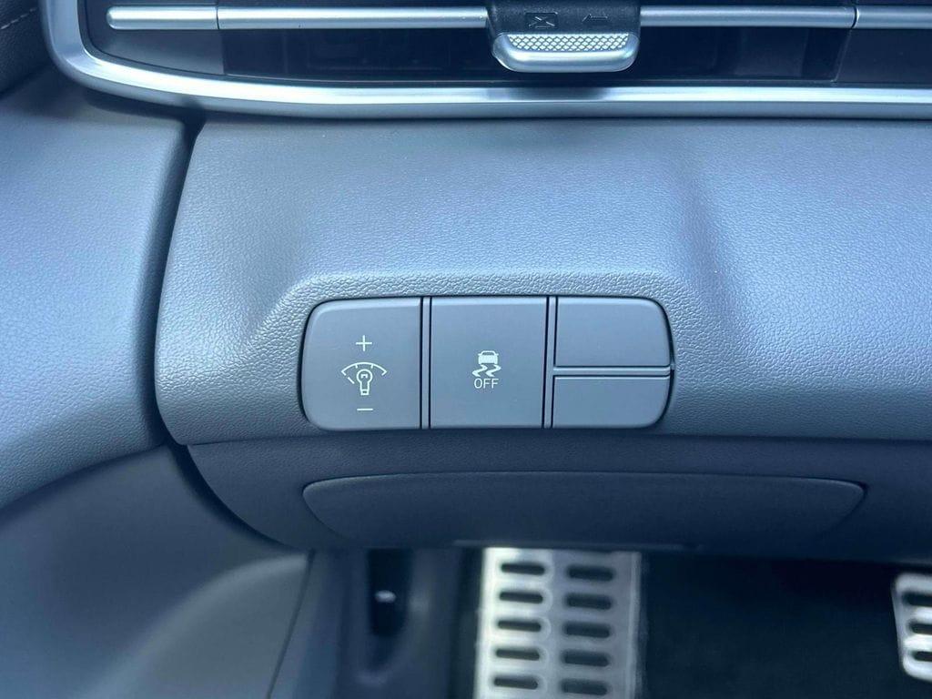 new 2025 Hyundai Elantra car, priced at $22,450