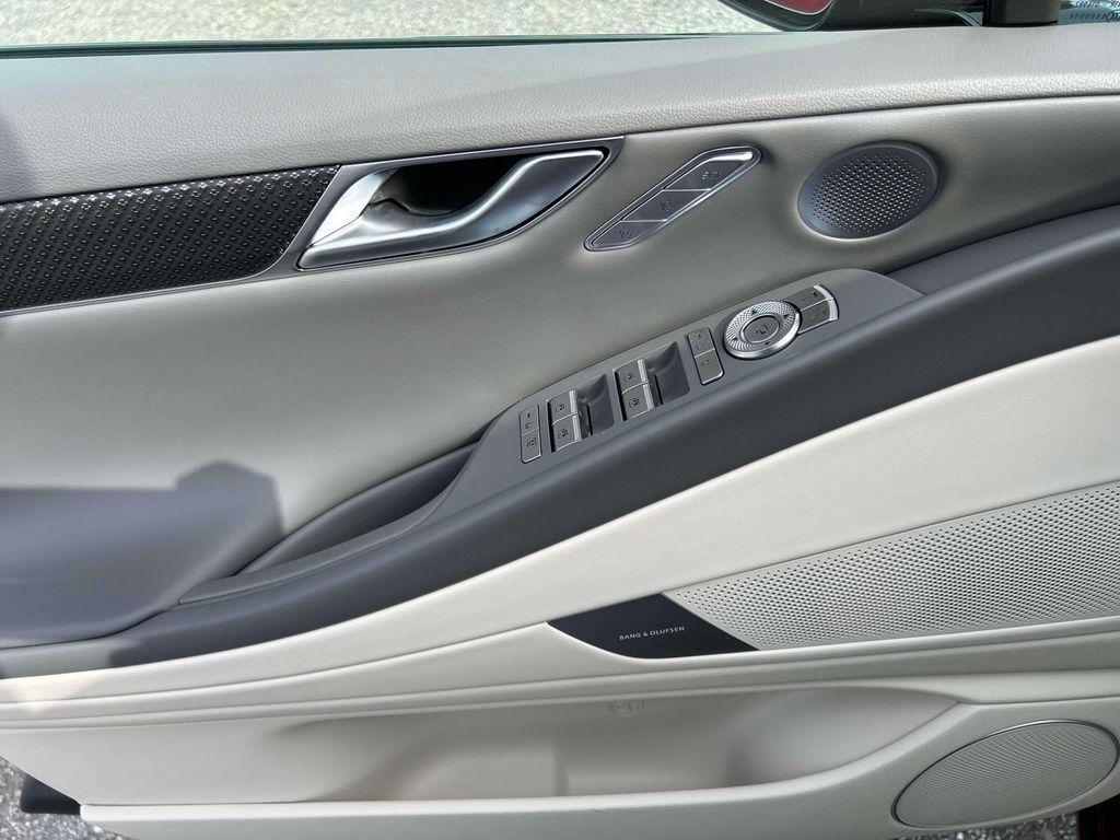 new 2025 Genesis G80 car, priced at $79,160