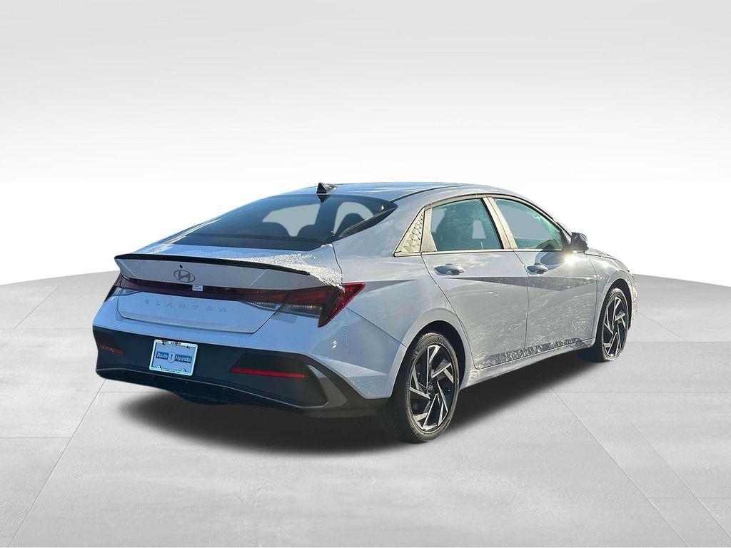 new 2025 Hyundai Elantra car, priced at $21,588