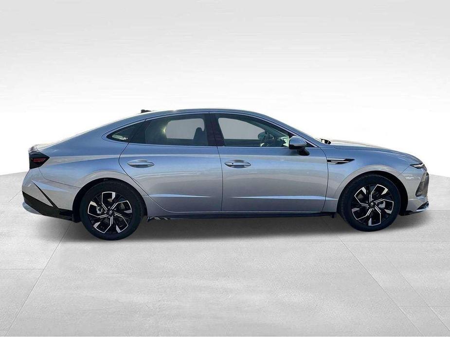 new 2025 Hyundai Sonata car, priced at $30,920