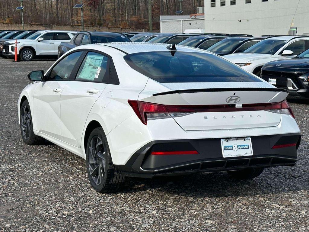 new 2025 Hyundai Elantra car, priced at $25,135