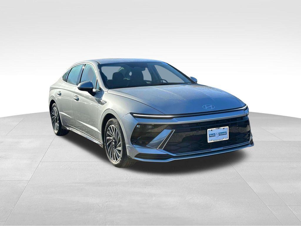 new 2025 Hyundai Sonata Hybrid car, priced at $32,730