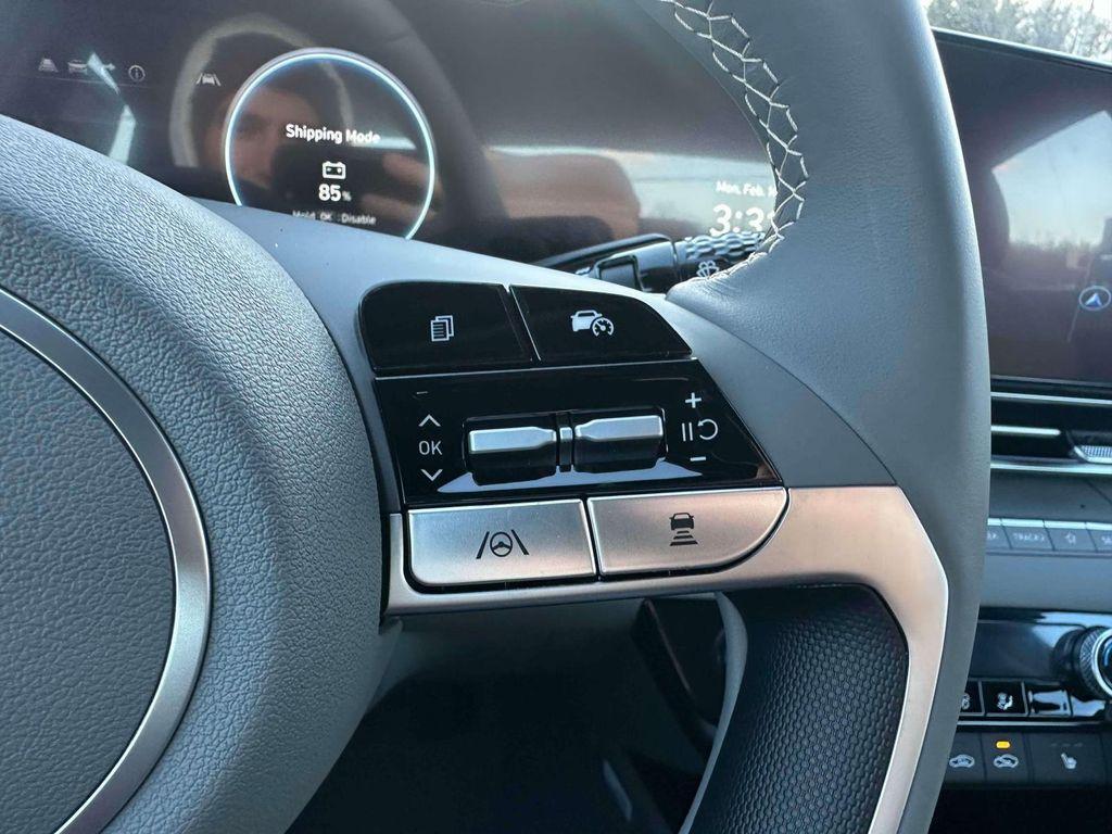new 2025 Hyundai Elantra car, priced at $25,275