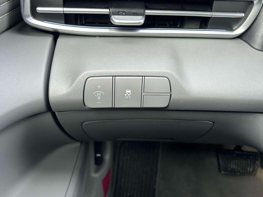 new 2025 Hyundai Elantra car, priced at $23,257