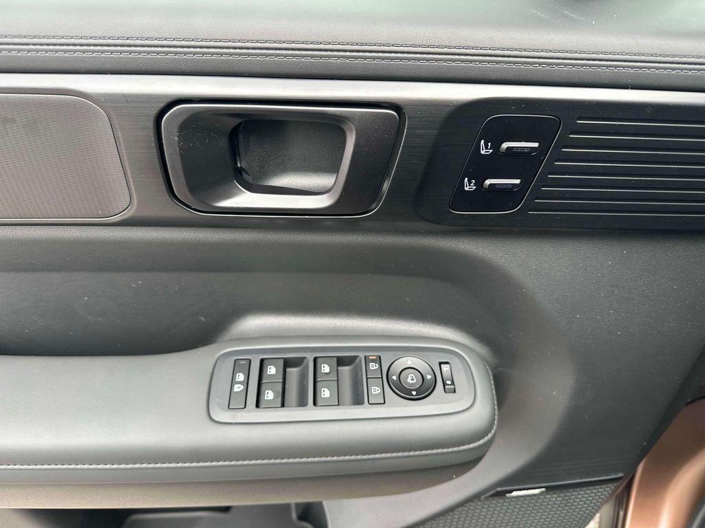 new 2025 Hyundai SANTA FE HEV car, priced at $51,695