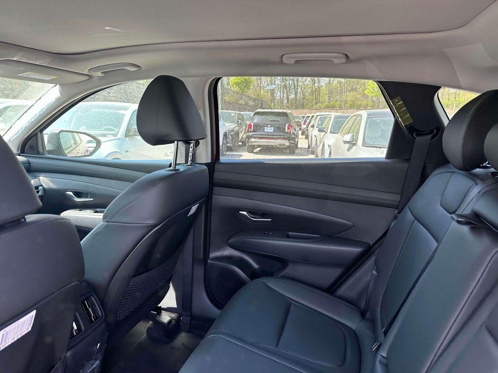 new 2025 Hyundai TUCSON Hybrid car, priced at $37,660