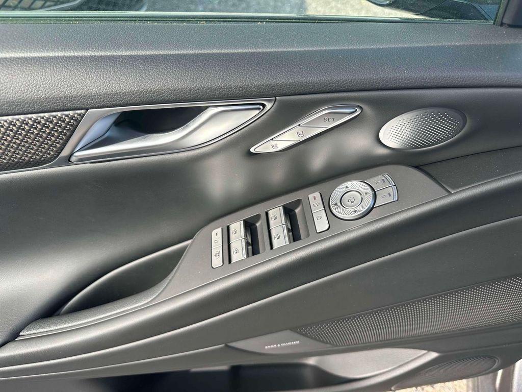 new 2025 Genesis G80 car, priced at $79,160