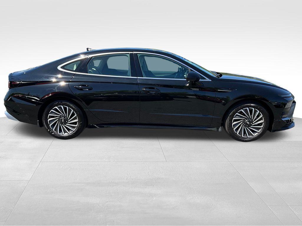 used 2024 Hyundai Sonata Hybrid car, priced at $24,900