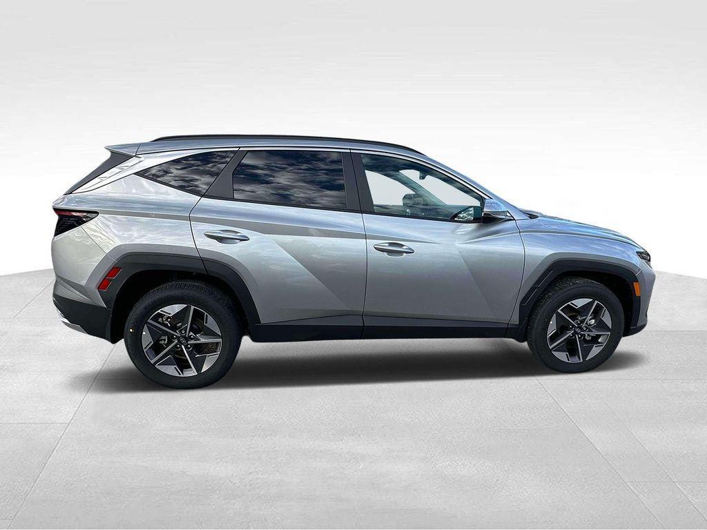 new 2025 Hyundai Tucson car, priced at $33,210