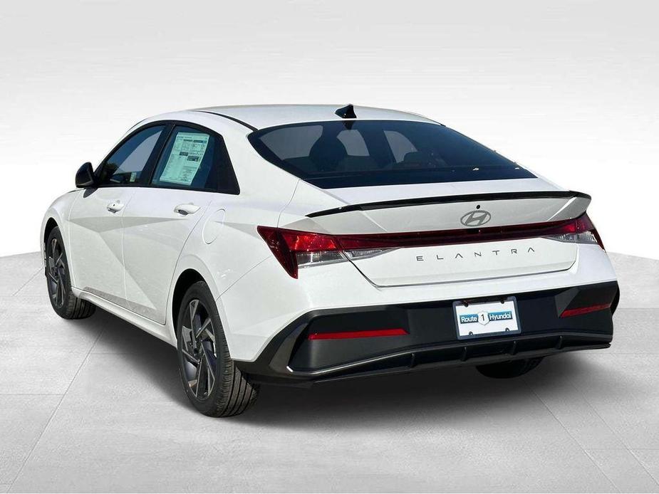 new 2025 Hyundai Elantra car, priced at $25,135