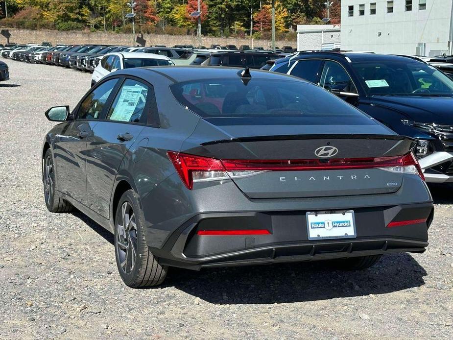 new 2025 Hyundai Elantra HEV car, priced at $28,740