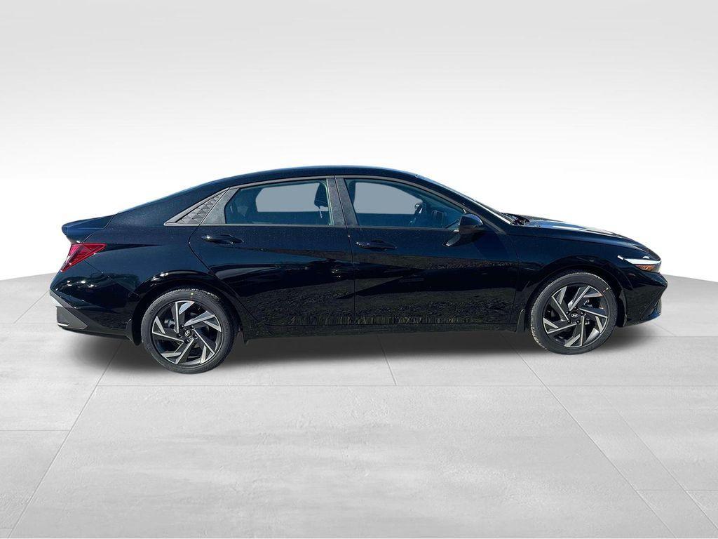 new 2025 Hyundai Elantra car, priced at $25,290