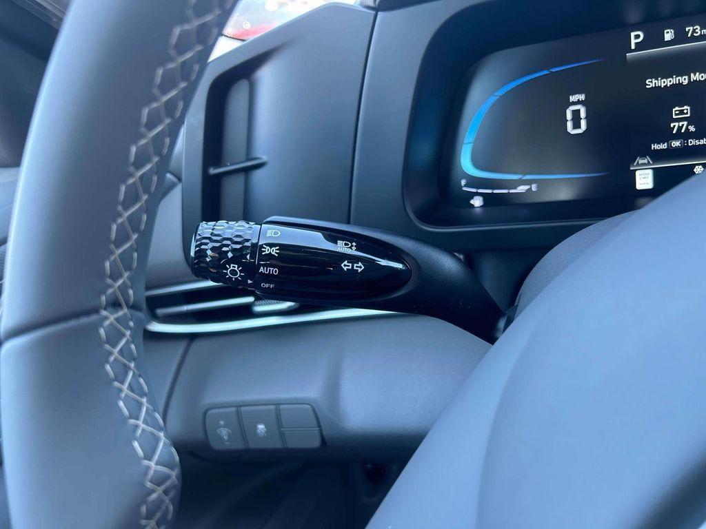 new 2025 Hyundai Elantra car, priced at $25,290