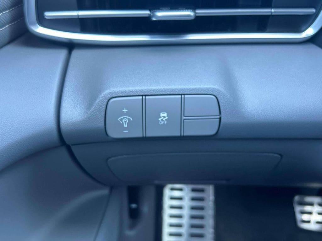 new 2025 Hyundai Elantra car, priced at $25,290
