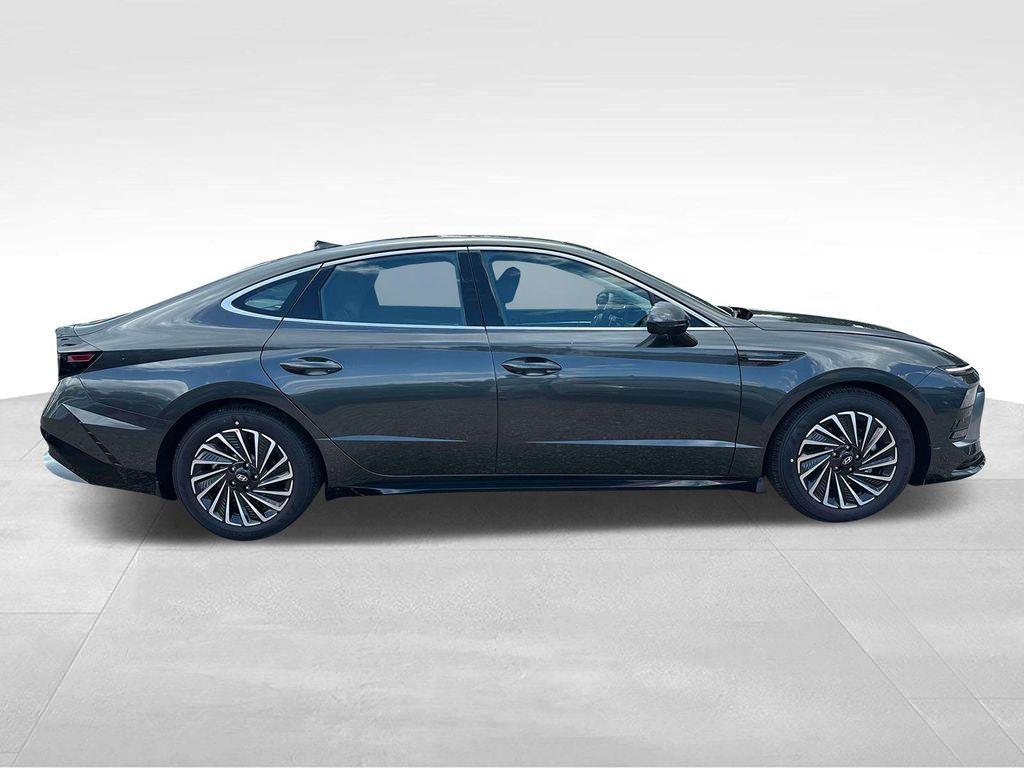 new 2024 Hyundai Sonata Hybrid car, priced at $38,112