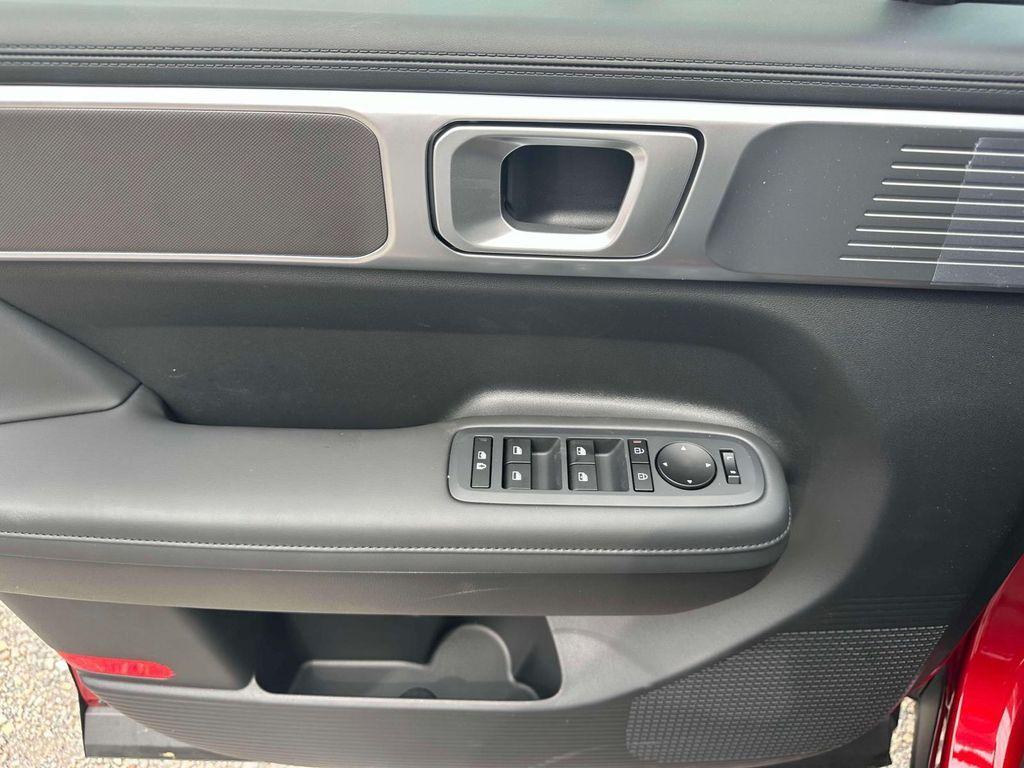 new 2025 Hyundai Santa Fe car, priced at $39,314