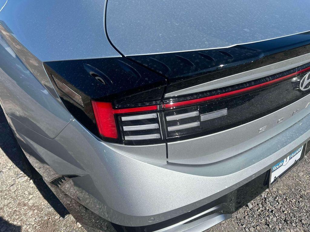 new 2025 Hyundai Sonata Hybrid car, priced at $38,630