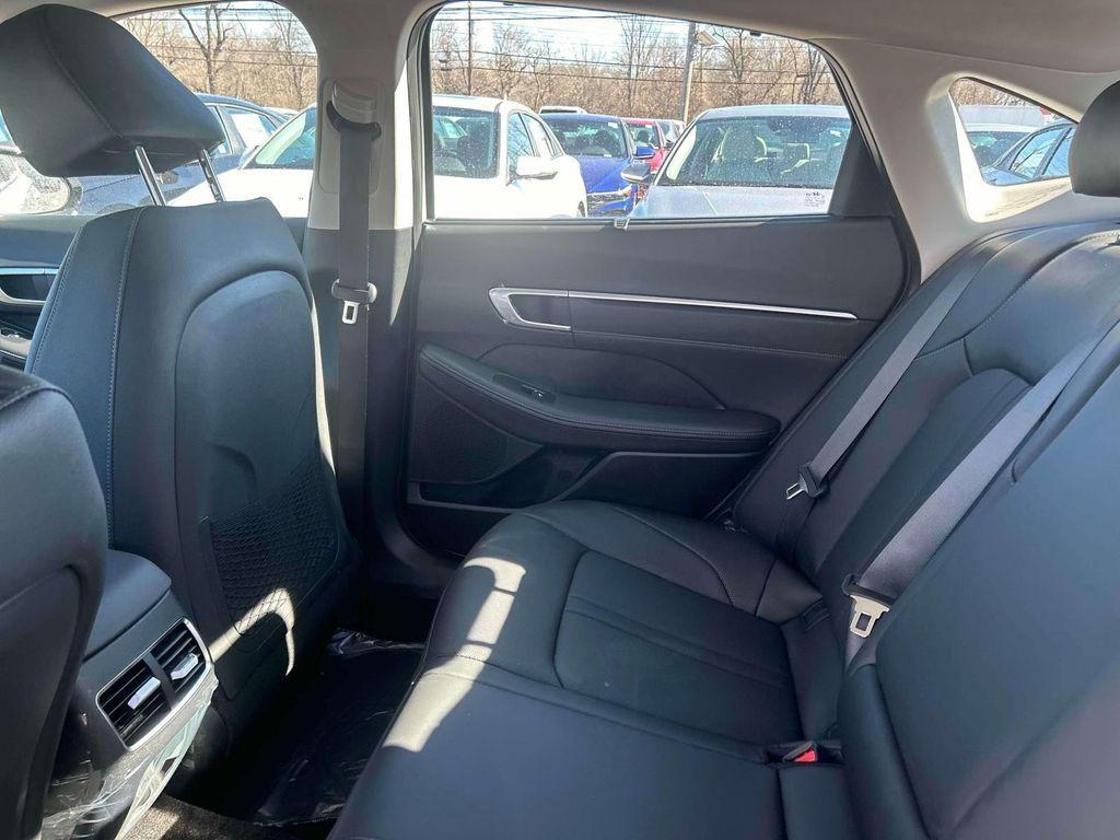 new 2025 Hyundai Sonata Hybrid car, priced at $38,630