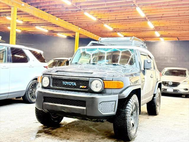 used 2007 Toyota FJ Cruiser car, priced at $16,900