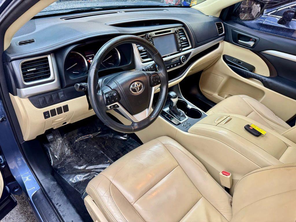 used 2014 Toyota Highlander car, priced at $16,900