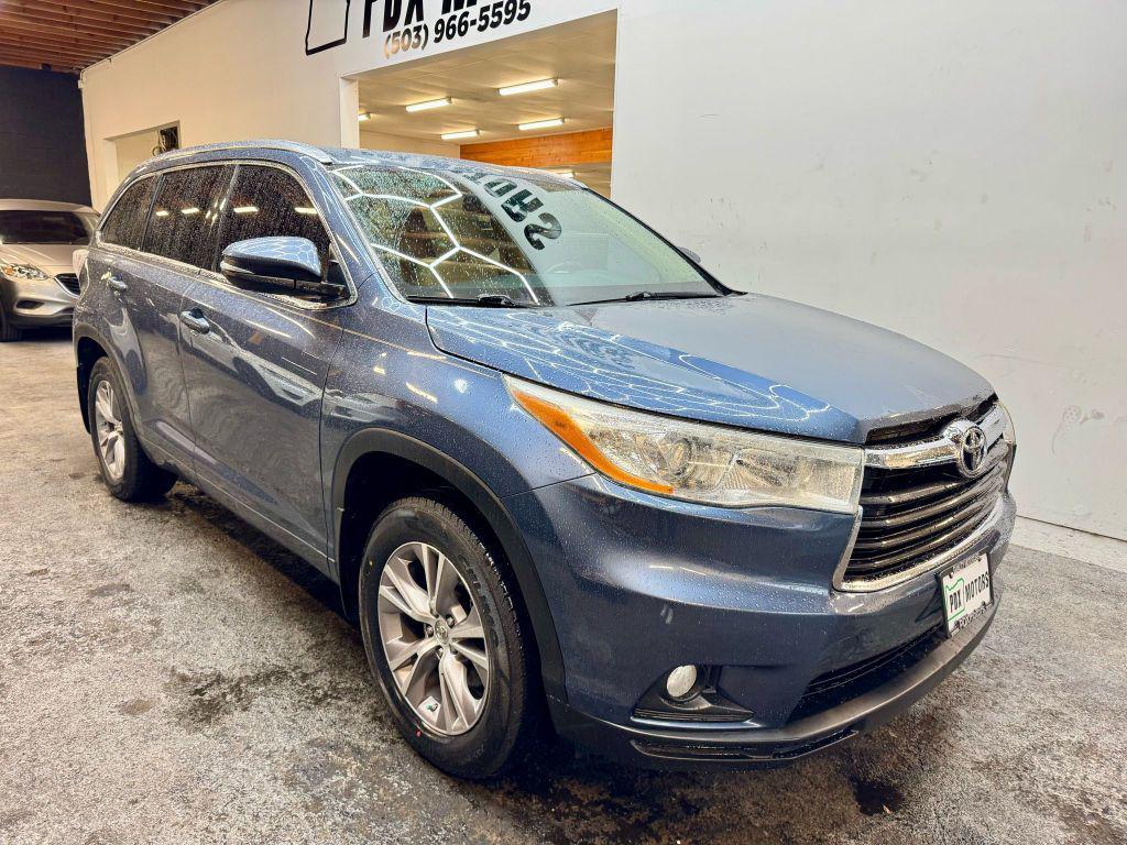 used 2014 Toyota Highlander car, priced at $16,900