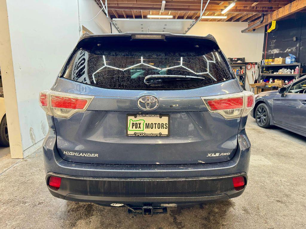 used 2014 Toyota Highlander car, priced at $16,900