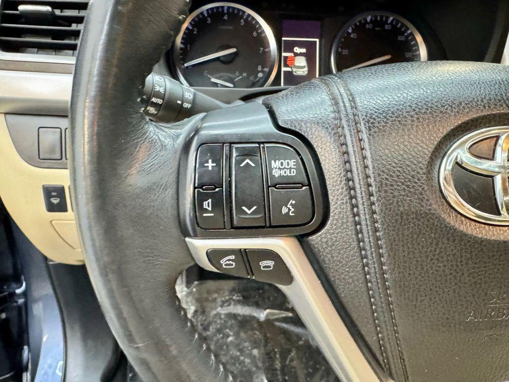 used 2014 Toyota Highlander car, priced at $16,900